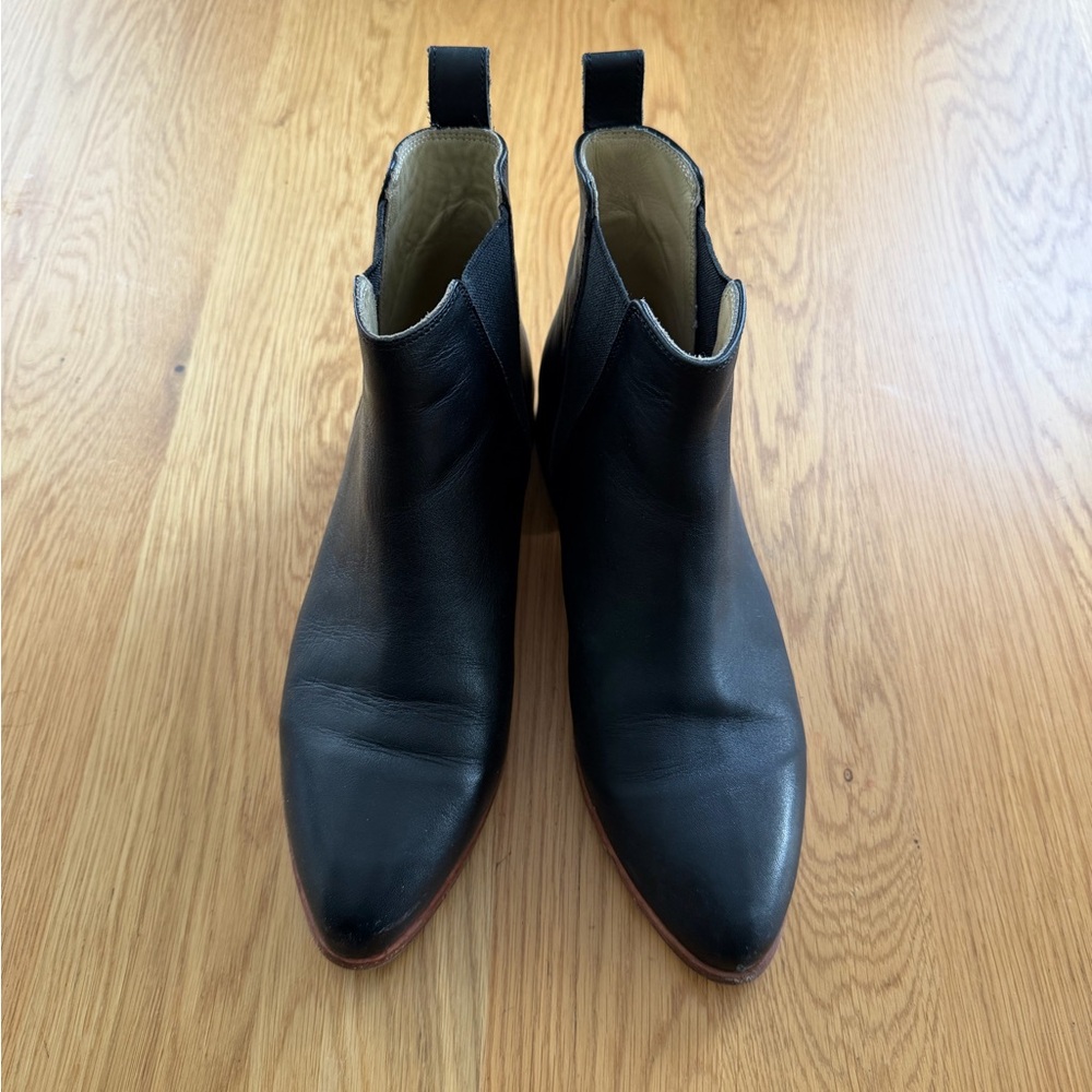 Everyday Chelsea Boots - Picture 4 of 11